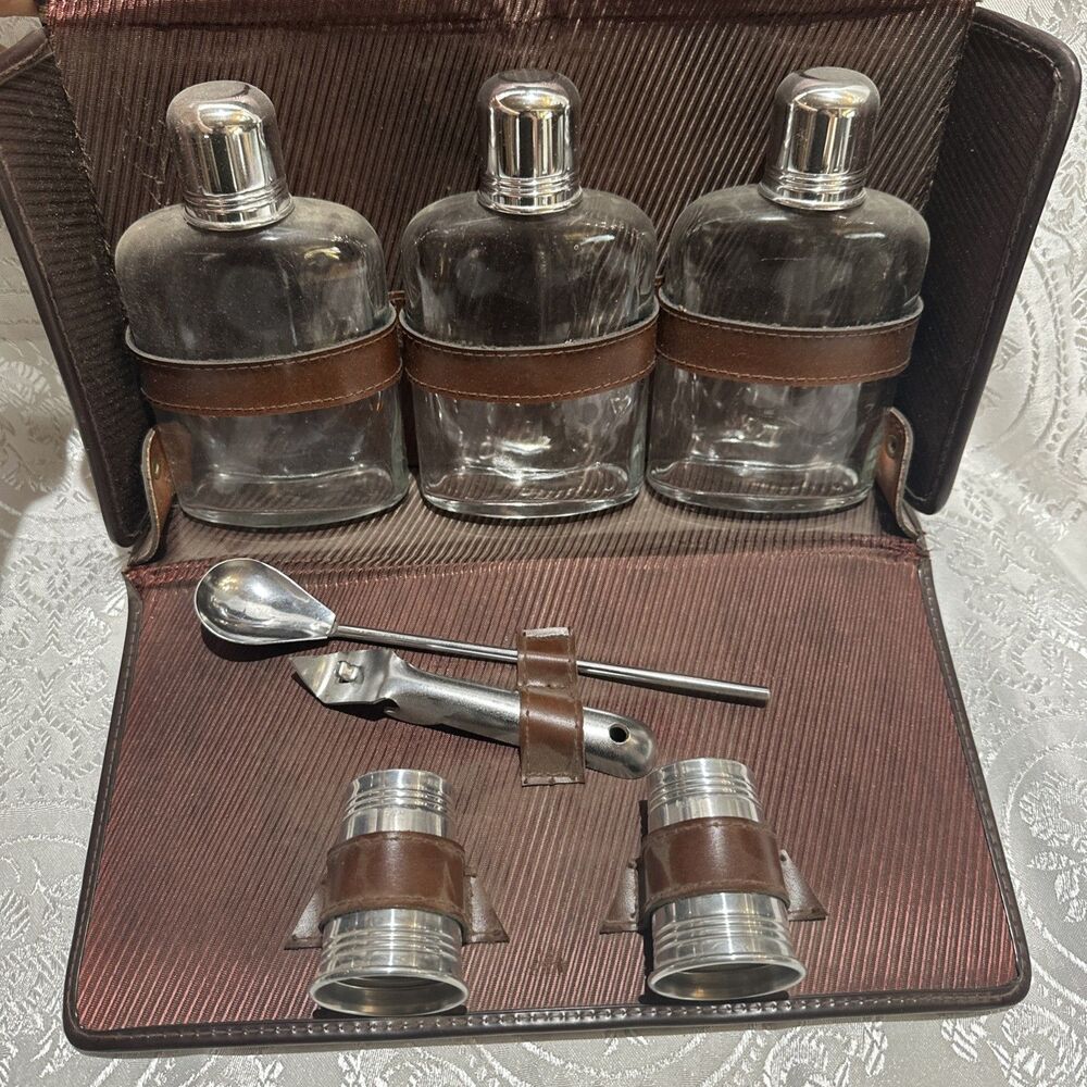 VINTAGE! The Portable Bar  Brown Leather-Look Case